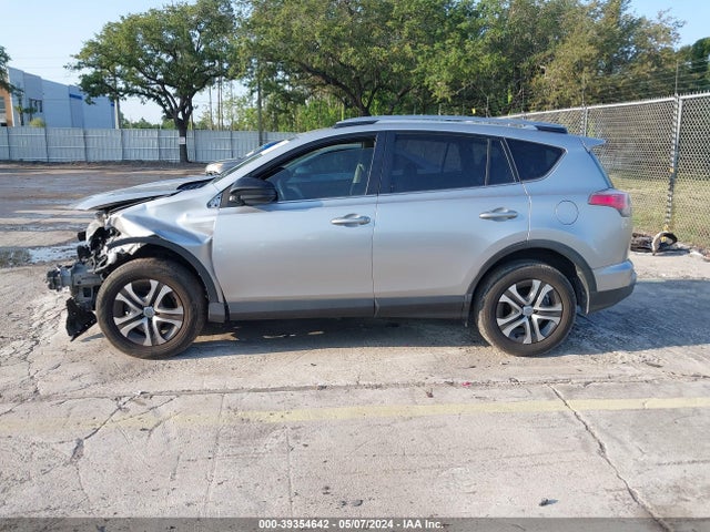 Toyota RAV4 LE 2018 JTMZFREV1JJ159197 Image 14