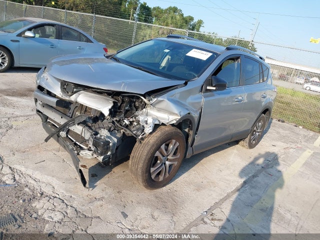 Toyota RAV4 LE 2018 JTMZFREV1JJ159197 Image 2