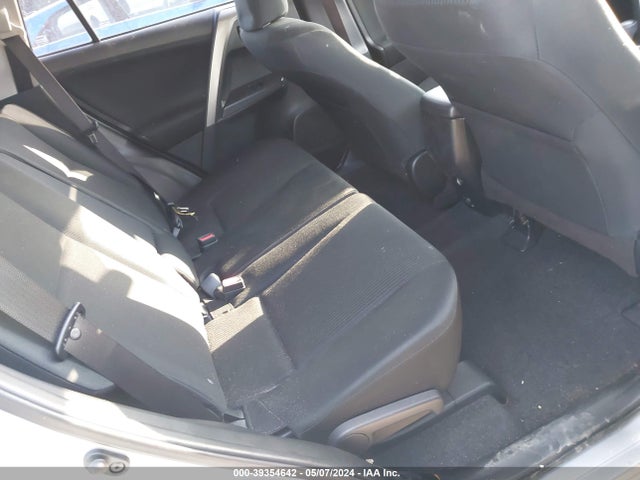 Toyota RAV4 LE 2018 JTMZFREV1JJ159197 Image 8