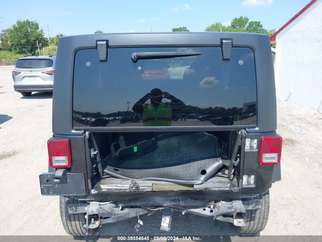 1C4BJWDG5HL716189 Jeep Wrangler Unlimited Sport 4x4