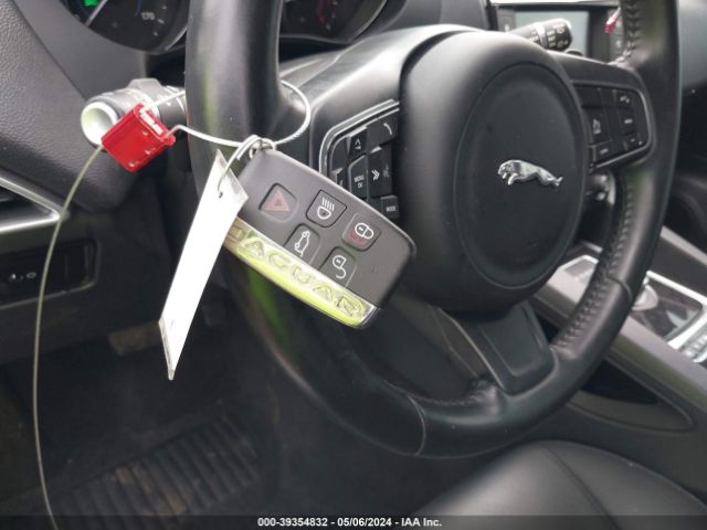 SADCJ2BV0HA055329 Jaguar F-pace 35t Premium