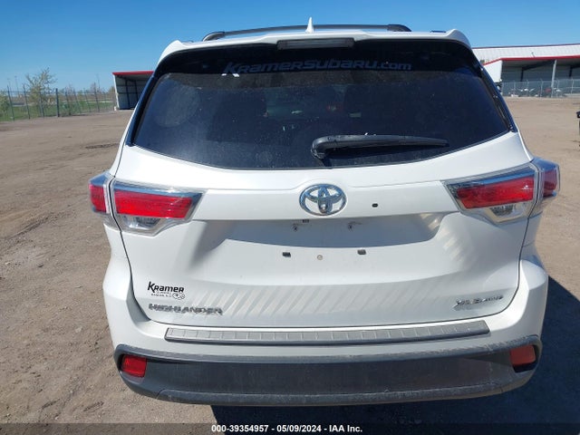 Toyota Highlander Xle V6 2015 5TDJKRFH6FS151737 Image 16