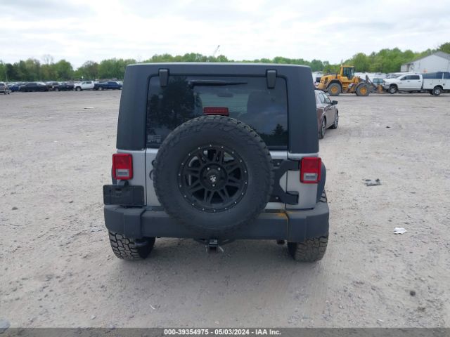 1C4BJWDG7FL613286 Jeep Wrangler Unlimited Sport