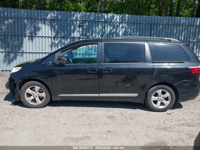 Toyota Sienna Le 8 Passenger 2017 5TDKZ3DC3HS786793 Image 13