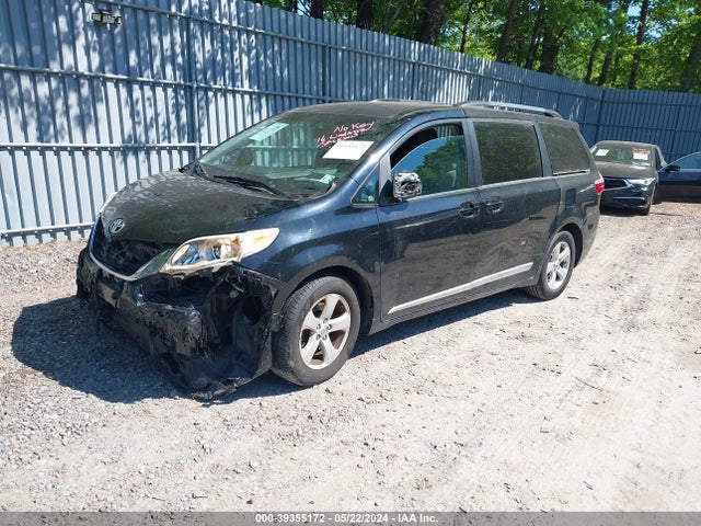 Toyota Sienna Le 8 Passenger 2017 5TDKZ3DC3HS786793 Image 2