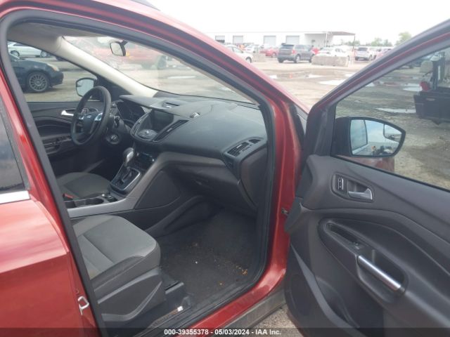 1FMCU0GX0EUB61822 Ford ESCAPE SE