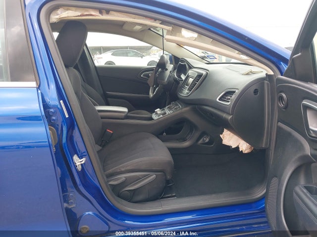 Chrysler 200 Limited 2015 1C3CCCAB0FN649433 Image 5