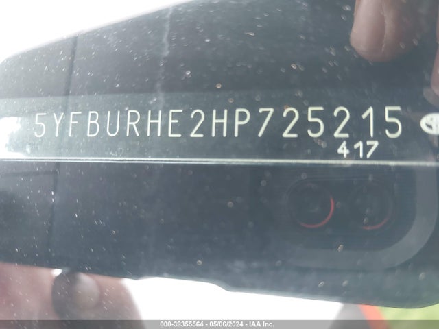 Toyota COROLLA LE 2017 5YFBURHE2HP725215 Image 17