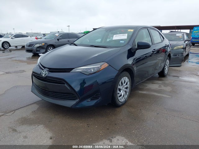 Toyota COROLLA LE 2017 5YFBURHE2HP725215 Image 2