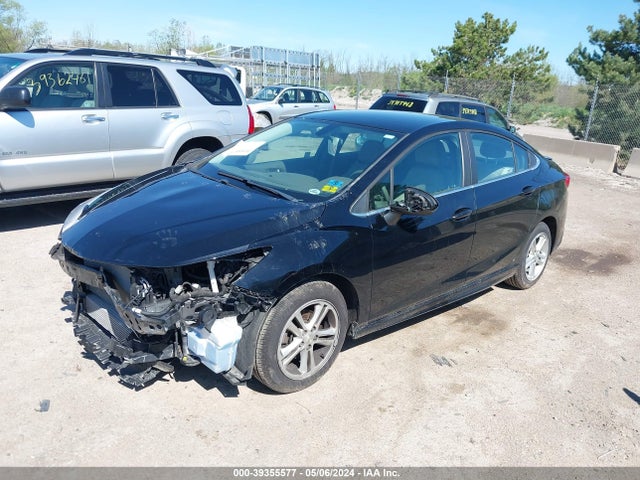 Chevrolet Cruze Lt Auto 2018 1G1BE5SM7J7194499 Image 2