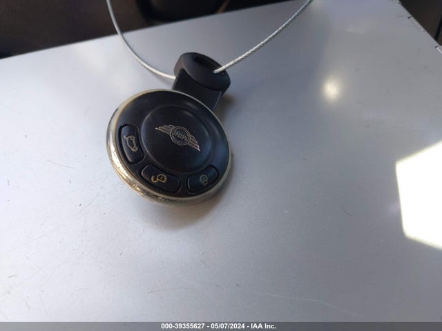 2008 MINI COOPER S WMWMF73538TV36870 Photo 10