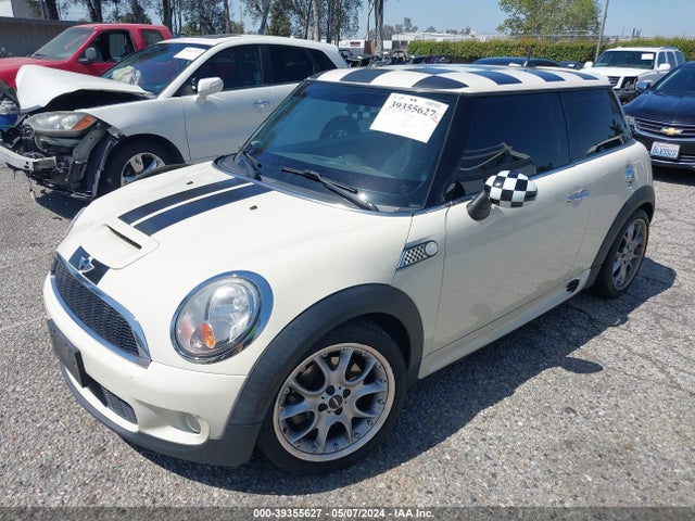 2008 MINI COOPER S WMWMF73538TV36870 Photo 1