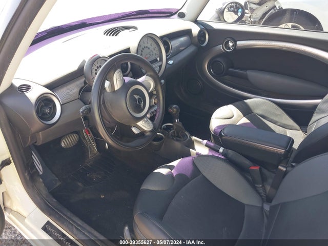 2008 MINI COOPER S WMWMF73538TV36870 Photo 4