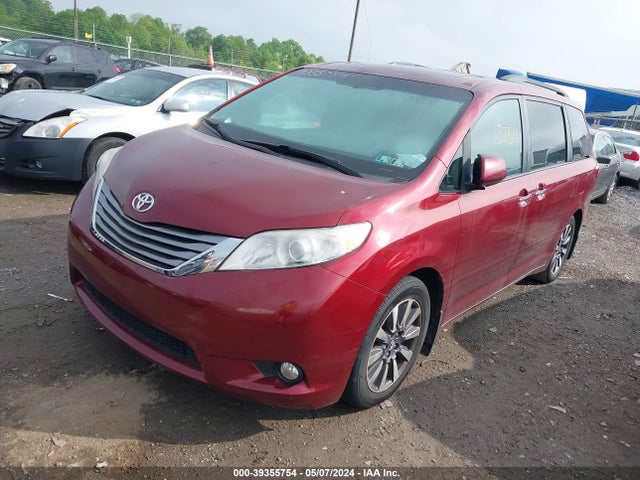 Toyota Sienna Xle 8 Passenger 2017 5TDYZ3DC6HS856944 Image 2