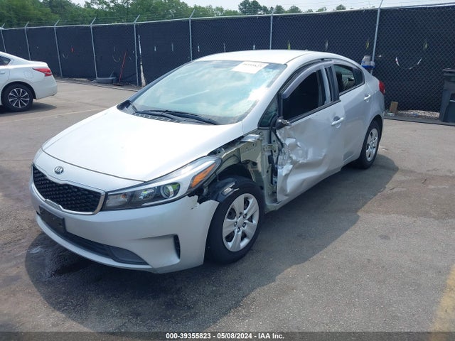 KIA FORTE LX 2017 3KPFK4A77HE160113 Image 2