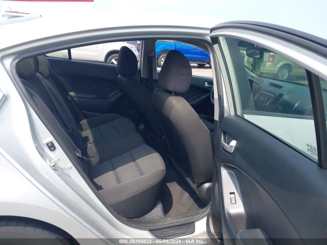 KIA FORTE LX 2017 3KPFK4A77HE160113 Image 8