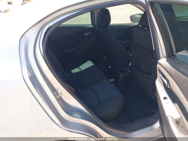 3MYDLBYV8HY156066 Toyota YARIS IA