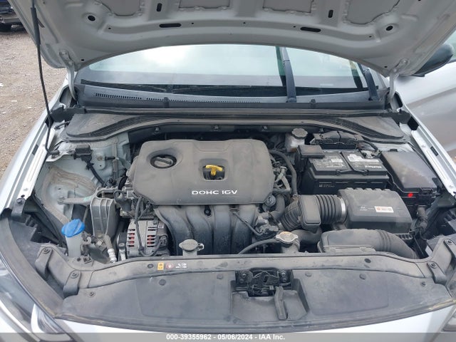 Hyundai ELANTRA SE 2017 5NPD74LFXHH182759 Image 10