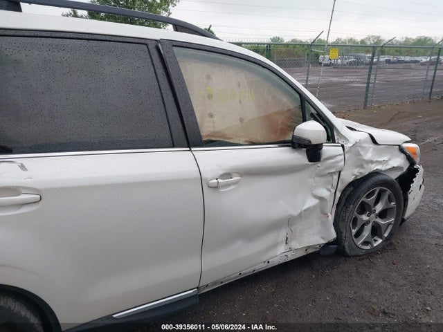 Subaru Forester 2.5i Touring 2015 JF2SJAUC7FH469808 Image 17