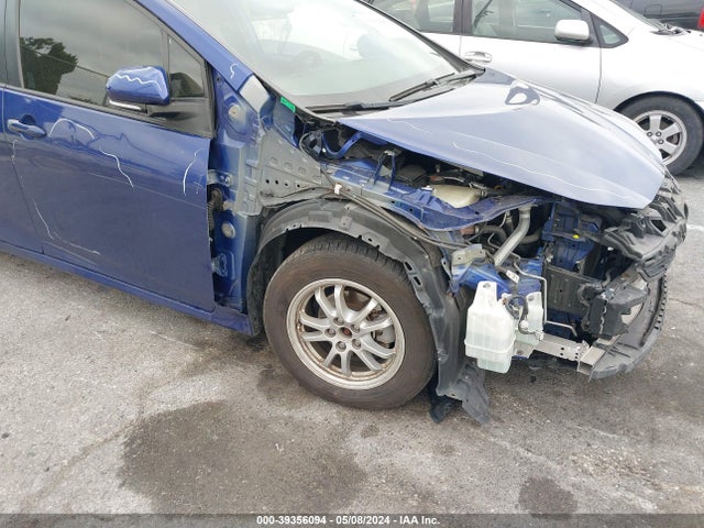Toyota Prius Two 2016 JTDKBRFU6G3512677 Image 18