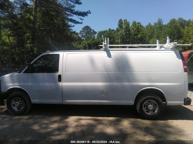 Chevrolet Express 2500 Work Van 2018 1GCWGBFP7J1255780 Image 14
