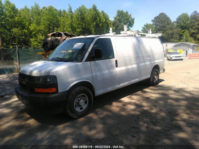 Chevrolet Express 2500 Work Van 2018 1GCWGBFP7J1255780 Image 2