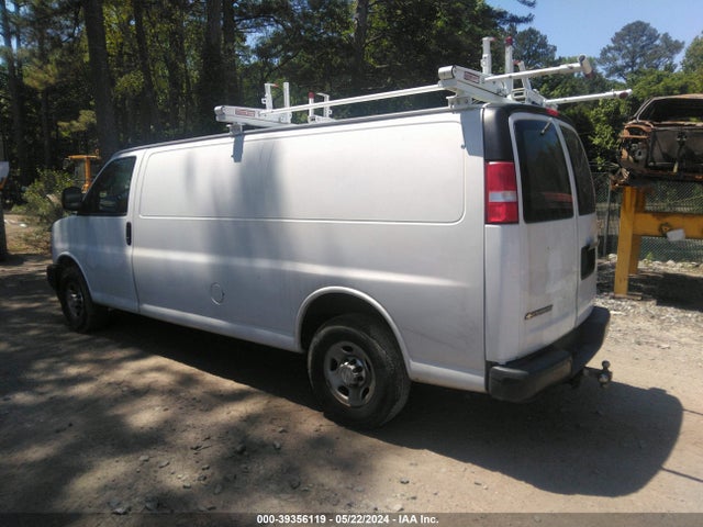 Chevrolet Express 2500 Work Van 2018 1GCWGBFP7J1255780 Image 3