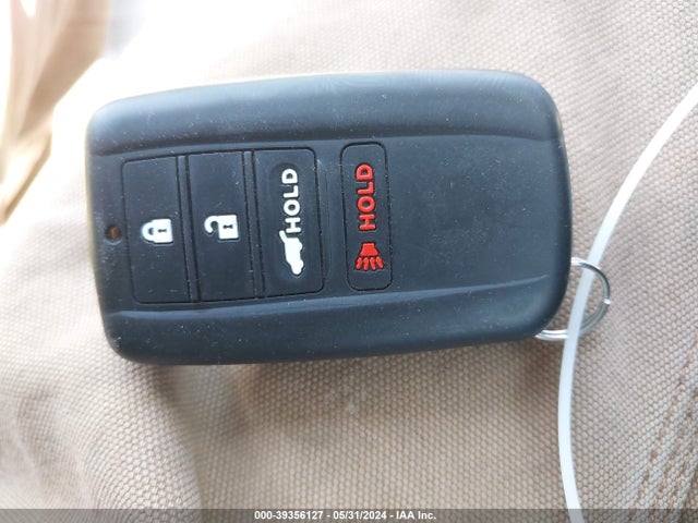19UUB1F35JA008739 Acura TLX