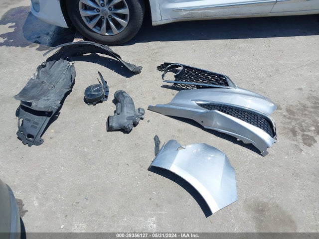 19UUB1F35JA008739 Acura TLX