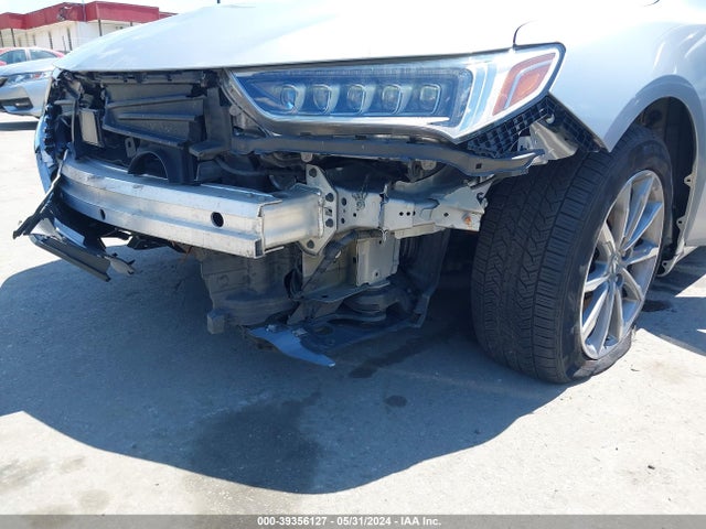 19UUB1F35JA008739 Acura TLX