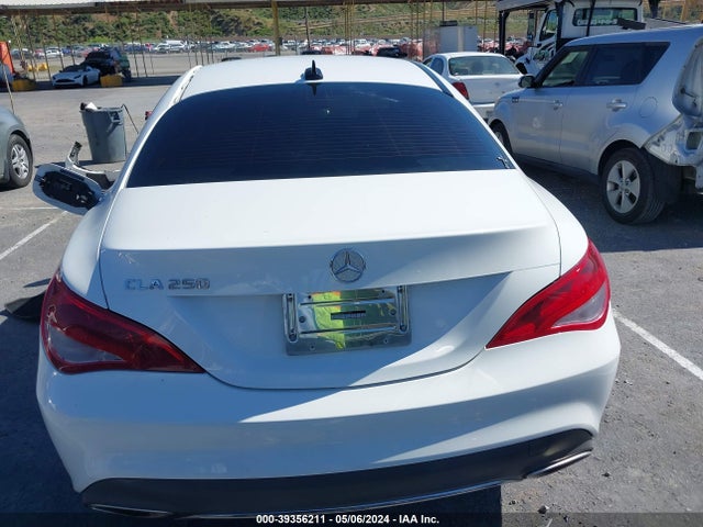 Mercedes-Benz CLA 250 2018 WDDSJ4EB4JN683872 Image 17