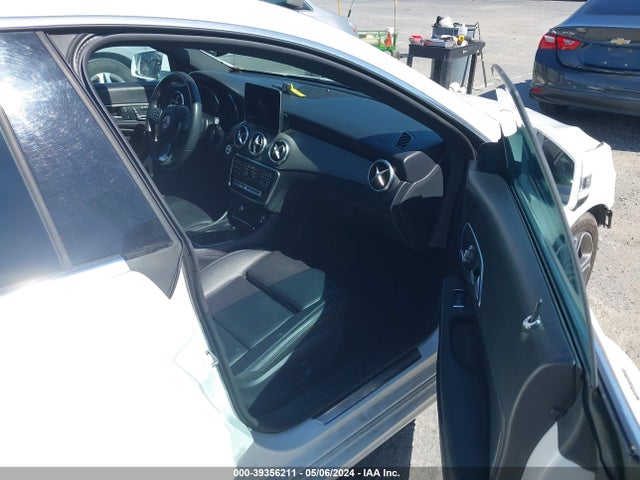 Mercedes-Benz CLA 250 2018 WDDSJ4EB4JN683872 Image 5