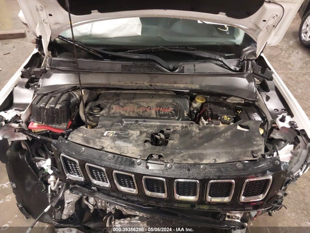 3C4NJDCB8HT658042 Jeep New Compass Limited 4x4