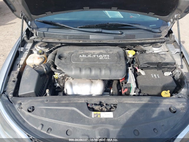 Chrysler 200 Limited Platinum 2016 1C3CCCAB9GN186709 Image 10