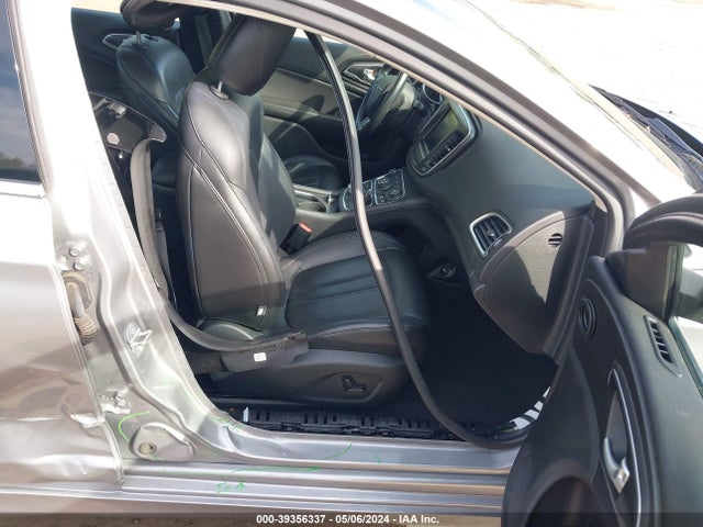 Chrysler 200 Limited Platinum 2016 1C3CCCAB9GN186709 Image 5