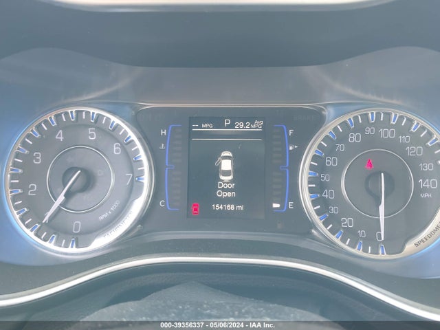 Chrysler 200 Limited Platinum 2016 1C3CCCAB9GN186709 Image 7