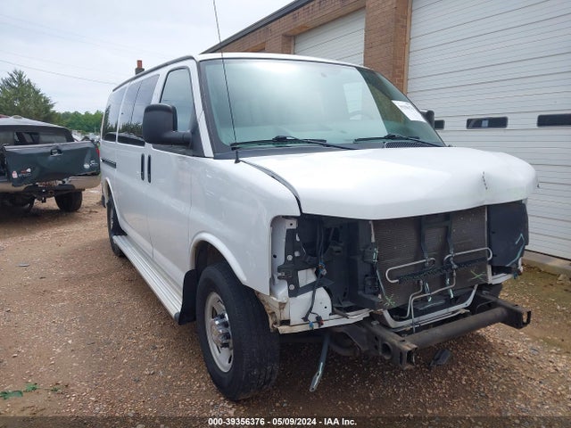 2014 1GAZGYFG2E1185703 main image