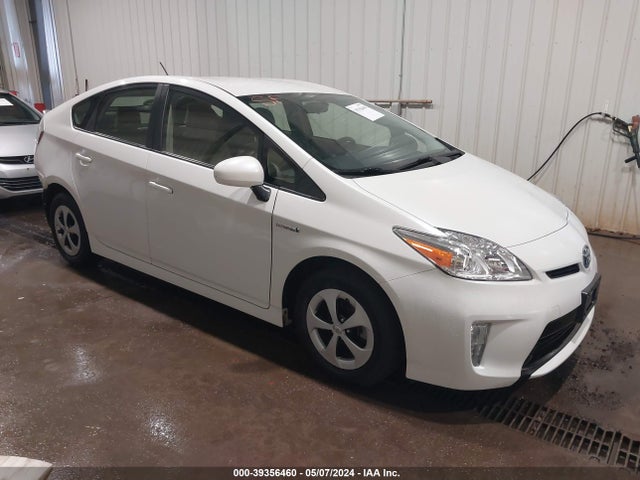 Toyota Prius Two 2015 JTDKN3DU7F0411977 zdjęcie główne