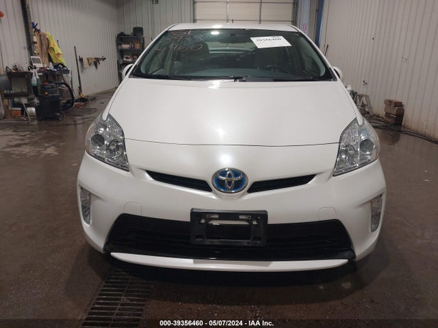 Toyota Prius Two 2015 JTDKN3DU7F0411977 Image 13