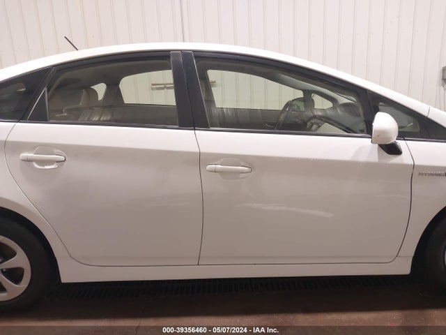 Toyota Prius Two 2015 JTDKN3DU7F0411977 Image 14