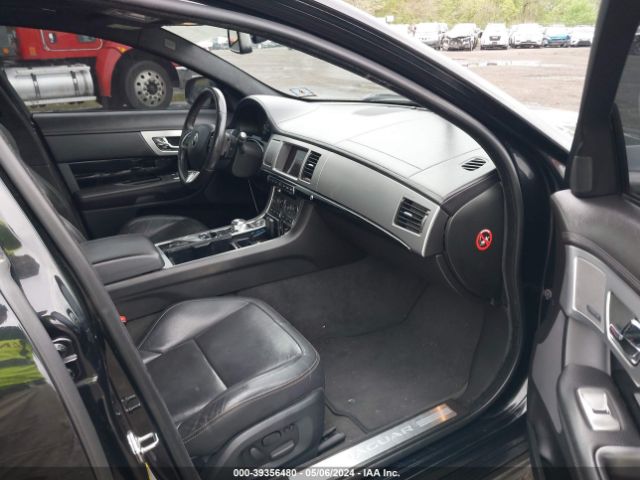 SAJWJ0FF1F8U70827 Jaguar Xf 3.0 Portfolio/3.0 Sport