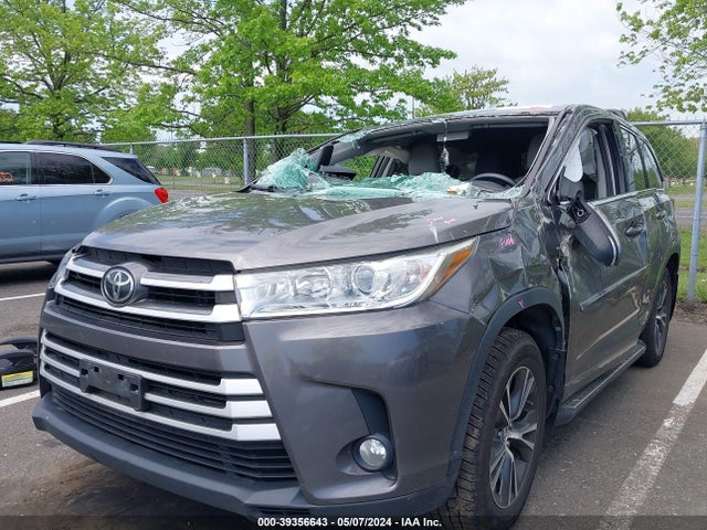 Toyota Highlander Le Plus 2017 5TDBZRFH0HS436033 Image 2