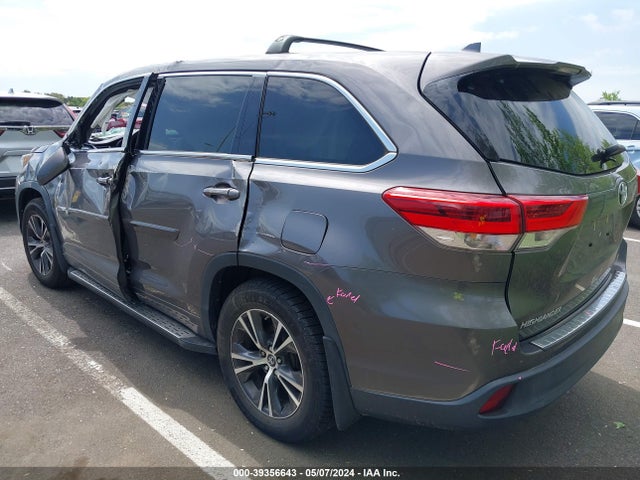 Toyota Highlander Le Plus 2017 5TDBZRFH0HS436033 Image 3
