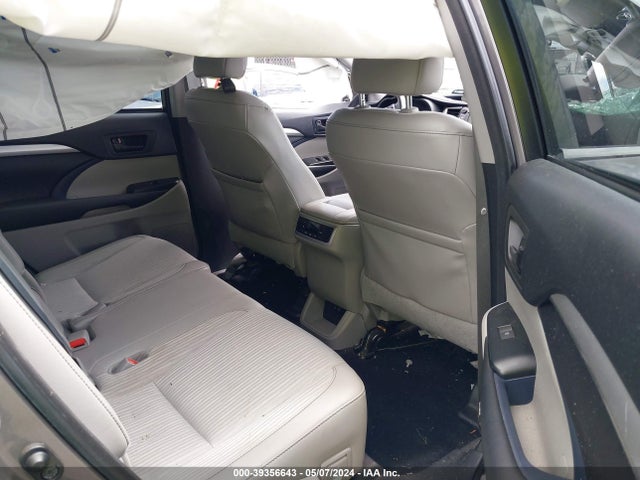 Toyota Highlander Le Plus 2017 5TDBZRFH0HS436033 Image 8