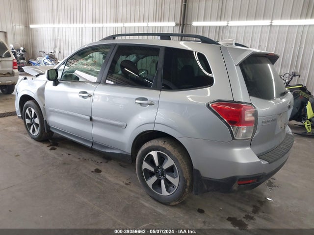 Subaru Forester 2.5i Premium 2018 JF2SJAGCXJH489913 Image 3