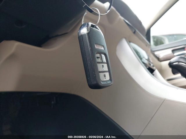 Honda Accord Touring 2016 1HGCR3F92GA009301 Image 11