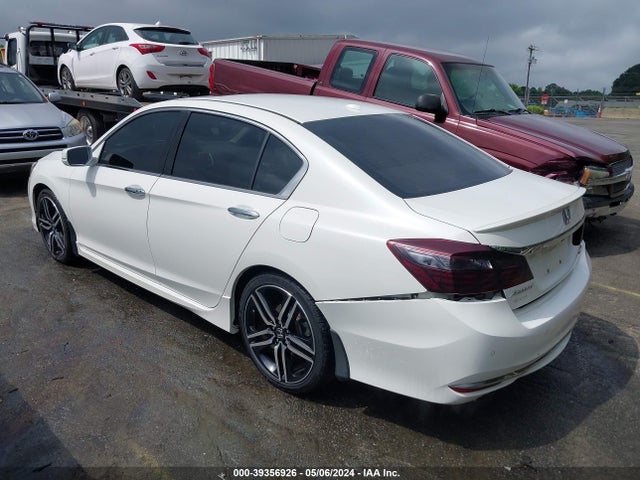 Honda Accord Touring 2016 1HGCR3F92GA009301 Image 3