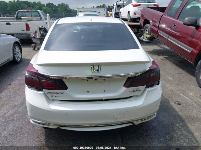 Honda Accord Touring 2016 1HGCR3F92GA009301 Image 6