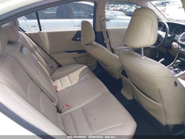 Honda Accord Touring 2016 1HGCR3F92GA009301 Image 8