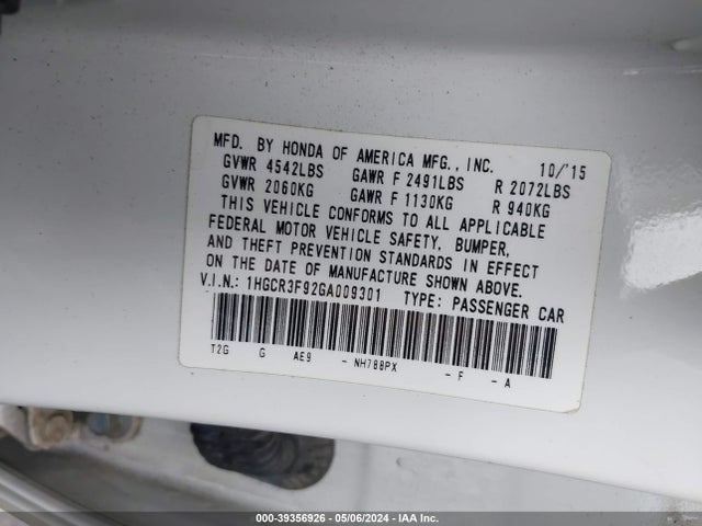 Honda Accord Touring 2016 1HGCR3F92GA009301 Image 9